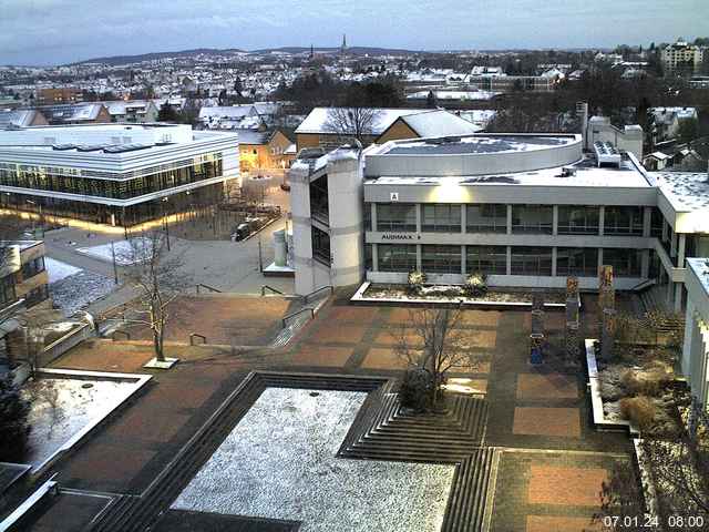 Foto der Webcam: Verwaltungsgebäude, Innenhof mit Audimax, Hörsaal-Gebäude 1