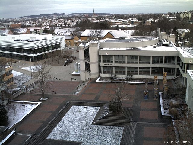 Foto der Webcam: Verwaltungsgebäude, Innenhof mit Audimax, Hörsaal-Gebäude 1