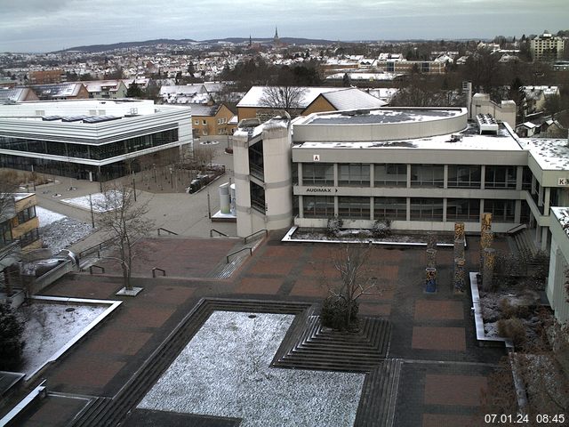 Foto der Webcam: Verwaltungsgebäude, Innenhof mit Audimax, Hörsaal-Gebäude 1