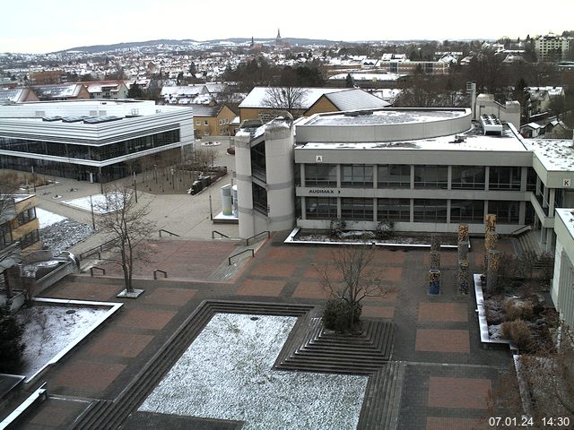 Foto der Webcam: Verwaltungsgebäude, Innenhof mit Audimax, Hörsaal-Gebäude 1