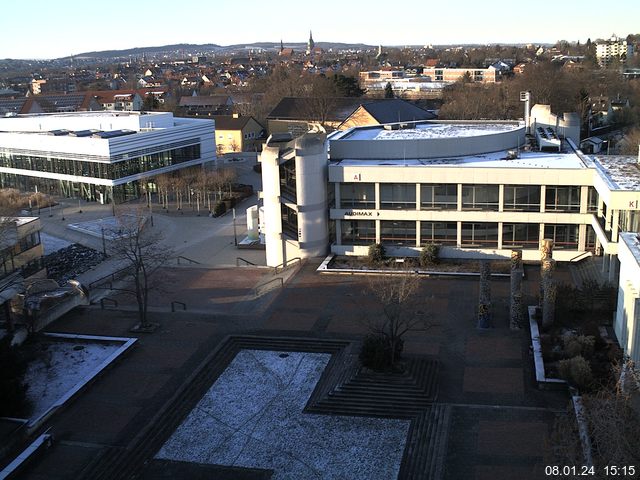 Foto der Webcam: Verwaltungsgebäude, Innenhof mit Audimax, Hörsaal-Gebäude 1