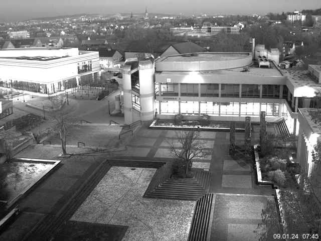 Foto der Webcam: Verwaltungsgebäude, Innenhof mit Audimax, Hörsaal-Gebäude 1