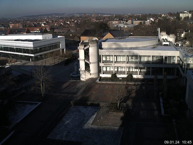 Foto der Webcam: Verwaltungsgebäude, Innenhof mit Audimax, Hörsaal-Gebäude 1