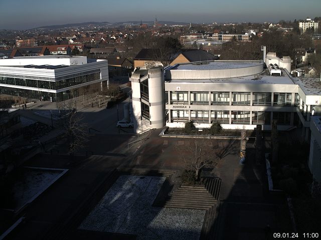 Foto der Webcam: Verwaltungsgebäude, Innenhof mit Audimax, Hörsaal-Gebäude 1