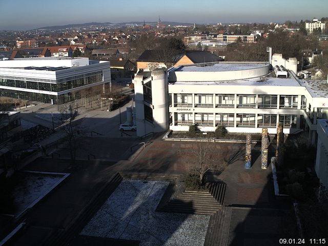 Foto der Webcam: Verwaltungsgebäude, Innenhof mit Audimax, Hörsaal-Gebäude 1