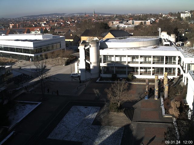 Foto der Webcam: Verwaltungsgebäude, Innenhof mit Audimax, Hörsaal-Gebäude 1