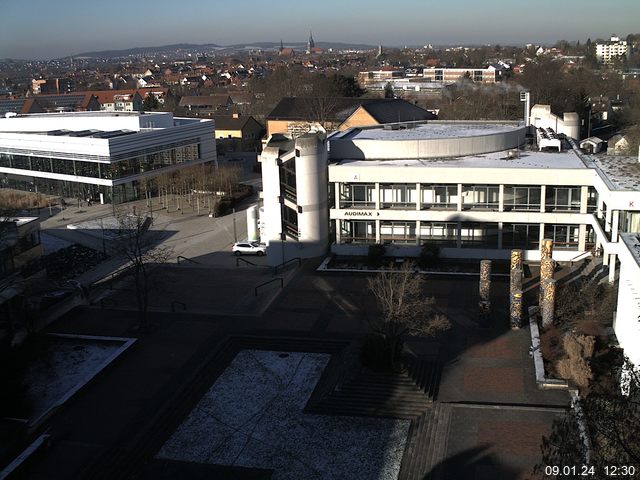 Foto der Webcam: Verwaltungsgebäude, Innenhof mit Audimax, Hörsaal-Gebäude 1