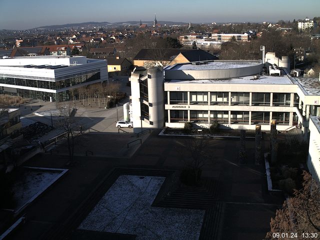 Foto der Webcam: Verwaltungsgebäude, Innenhof mit Audimax, Hörsaal-Gebäude 1