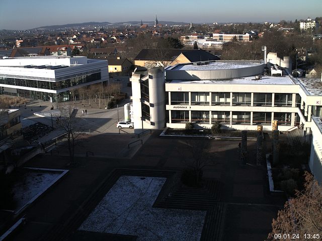 Foto der Webcam: Verwaltungsgebäude, Innenhof mit Audimax, Hörsaal-Gebäude 1