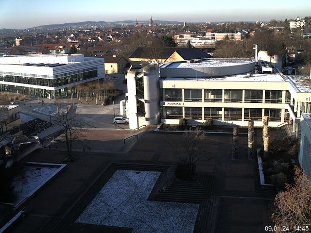 Foto der Webcam: Verwaltungsgebäude, Innenhof mit Audimax, Hörsaal-Gebäude 1