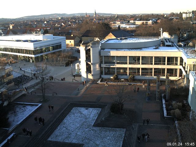 Foto der Webcam: Verwaltungsgebäude, Innenhof mit Audimax, Hörsaal-Gebäude 1