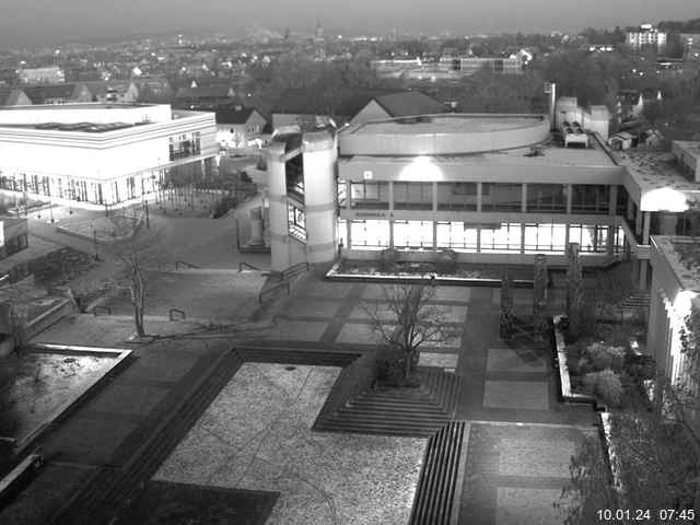 Foto der Webcam: Verwaltungsgebäude, Innenhof mit Audimax, Hörsaal-Gebäude 1