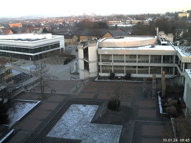 Foto der Webcam: Verwaltungsgebäude, Innenhof mit Audimax, Hörsaal-Gebäude 1