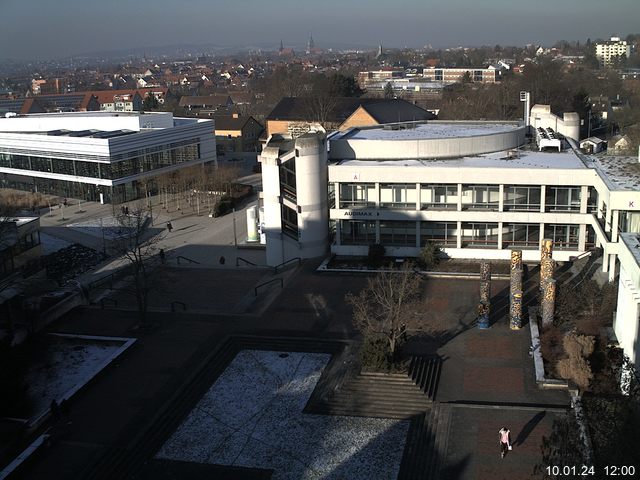 Foto der Webcam: Verwaltungsgebäude, Innenhof mit Audimax, Hörsaal-Gebäude 1