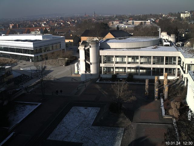 Foto der Webcam: Verwaltungsgebäude, Innenhof mit Audimax, Hörsaal-Gebäude 1