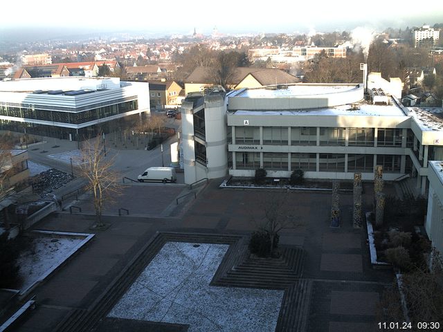 Foto der Webcam: Verwaltungsgebäude, Innenhof mit Audimax, Hörsaal-Gebäude 1