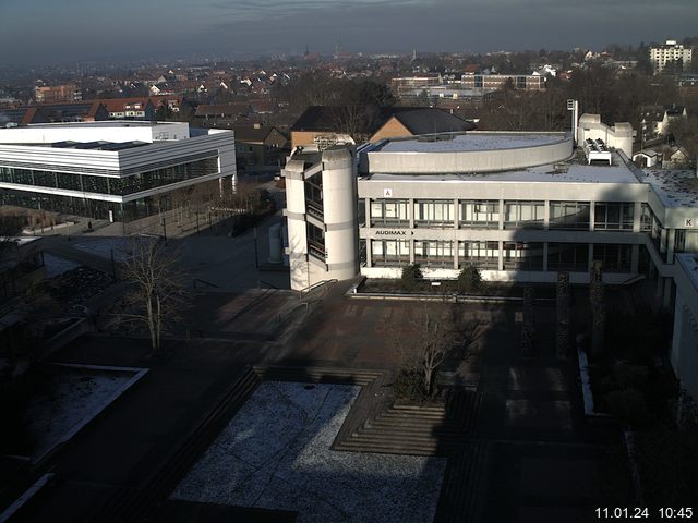 Foto der Webcam: Verwaltungsgebäude, Innenhof mit Audimax, Hörsaal-Gebäude 1