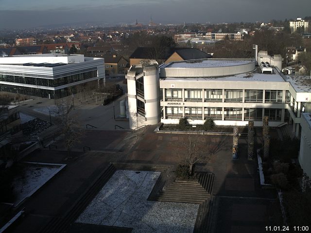 Foto der Webcam: Verwaltungsgebäude, Innenhof mit Audimax, Hörsaal-Gebäude 1