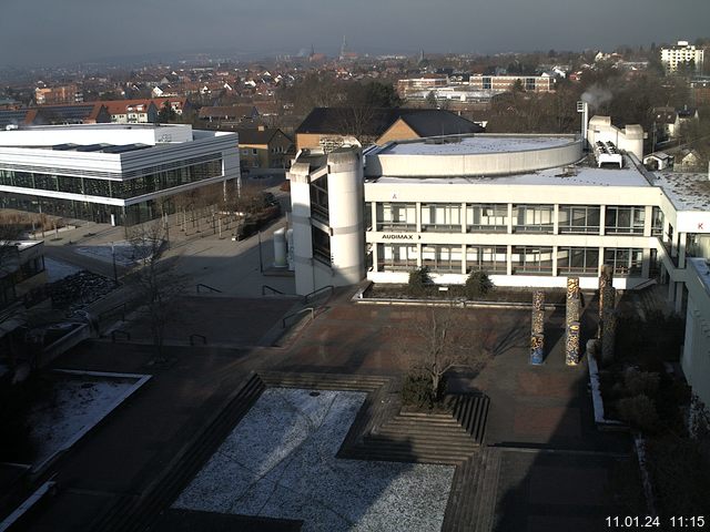 Foto der Webcam: Verwaltungsgebäude, Innenhof mit Audimax, Hörsaal-Gebäude 1