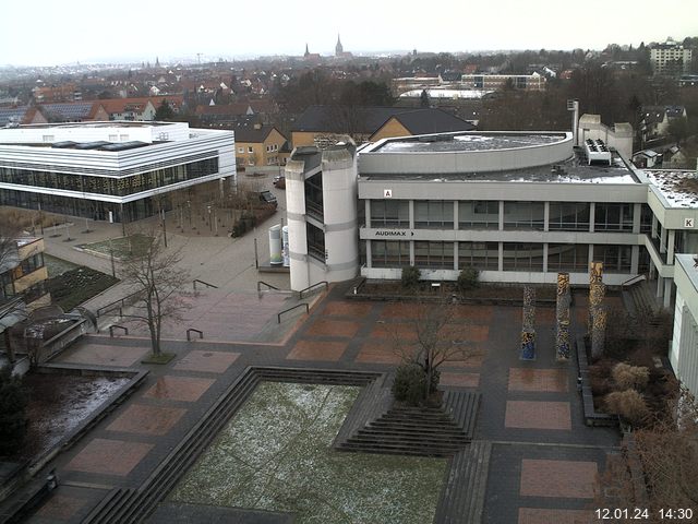 Foto der Webcam: Verwaltungsgebäude, Innenhof mit Audimax, Hörsaal-Gebäude 1