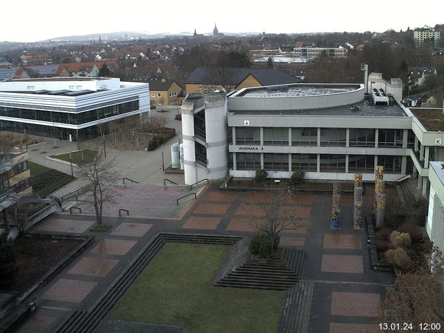 Foto der Webcam: Verwaltungsgebäude, Innenhof mit Audimax, Hörsaal-Gebäude 1