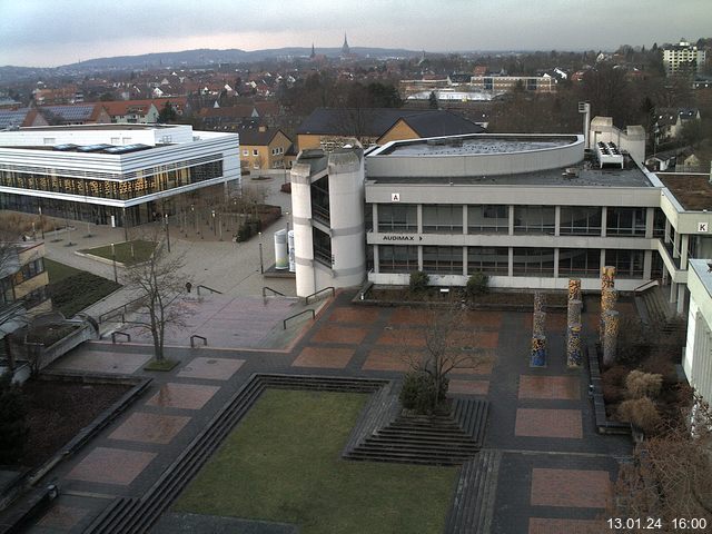 Foto der Webcam: Verwaltungsgebäude, Innenhof mit Audimax, Hörsaal-Gebäude 1