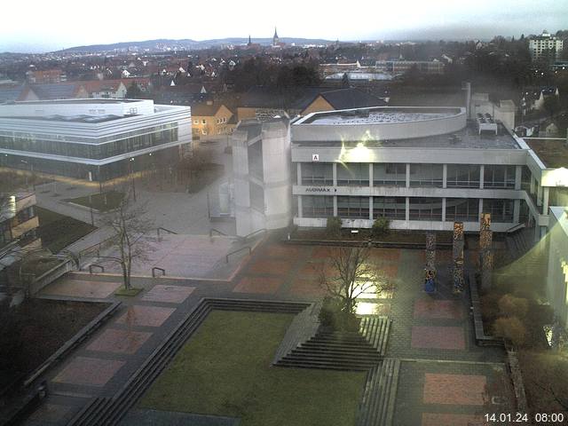 Foto der Webcam: Verwaltungsgebäude, Innenhof mit Audimax, Hörsaal-Gebäude 1