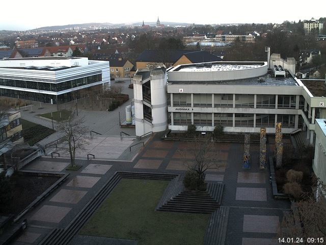 Foto der Webcam: Verwaltungsgebäude, Innenhof mit Audimax, Hörsaal-Gebäude 1