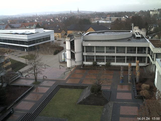 Foto der Webcam: Verwaltungsgebäude, Innenhof mit Audimax, Hörsaal-Gebäude 1