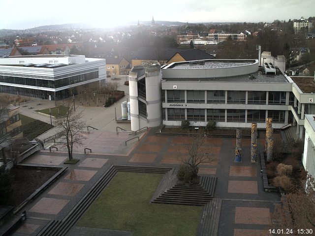 Foto der Webcam: Verwaltungsgebäude, Innenhof mit Audimax, Hörsaal-Gebäude 1