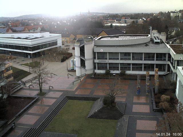 Foto der Webcam: Verwaltungsgebäude, Innenhof mit Audimax, Hörsaal-Gebäude 1