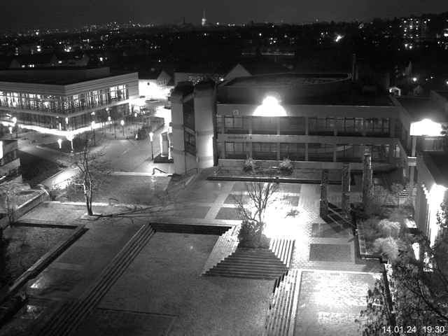 Foto der Webcam: Verwaltungsgebäude, Innenhof mit Audimax, Hörsaal-Gebäude 1