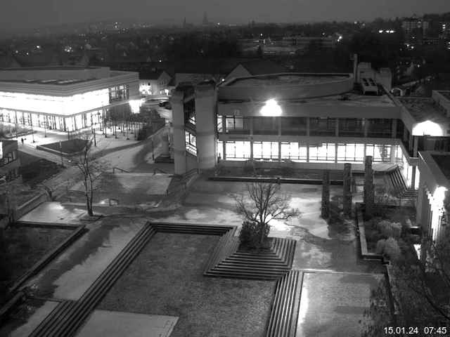 Foto der Webcam: Verwaltungsgebäude, Innenhof mit Audimax, Hörsaal-Gebäude 1