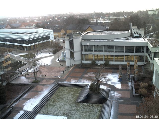 Foto der Webcam: Verwaltungsgebäude, Innenhof mit Audimax, Hörsaal-Gebäude 1