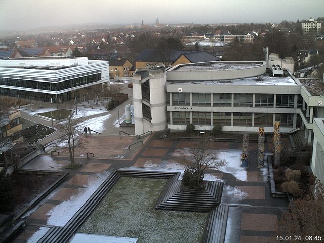 Foto der Webcam: Verwaltungsgebäude, Innenhof mit Audimax, Hörsaal-Gebäude 1