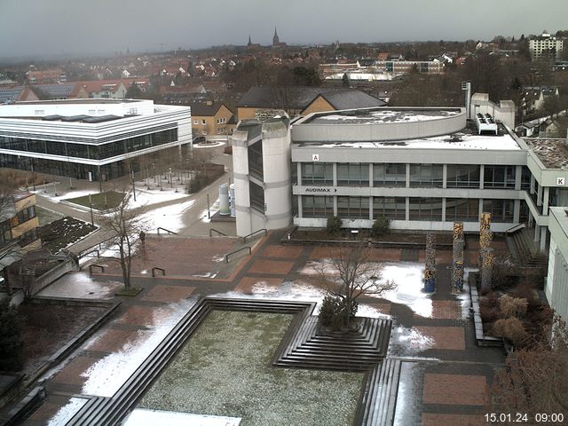 Foto der Webcam: Verwaltungsgebäude, Innenhof mit Audimax, Hörsaal-Gebäude 1