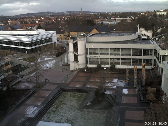 Foto der Webcam: Verwaltungsgebäude, Innenhof mit Audimax, Hörsaal-Gebäude 1