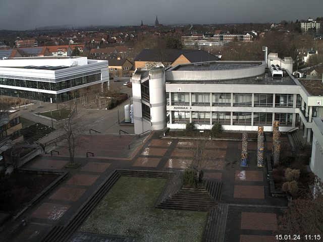 Foto der Webcam: Verwaltungsgebäude, Innenhof mit Audimax, Hörsaal-Gebäude 1