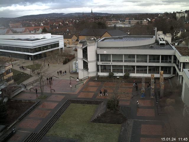 Foto der Webcam: Verwaltungsgebäude, Innenhof mit Audimax, Hörsaal-Gebäude 1