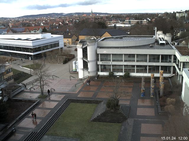 Foto der Webcam: Verwaltungsgebäude, Innenhof mit Audimax, Hörsaal-Gebäude 1