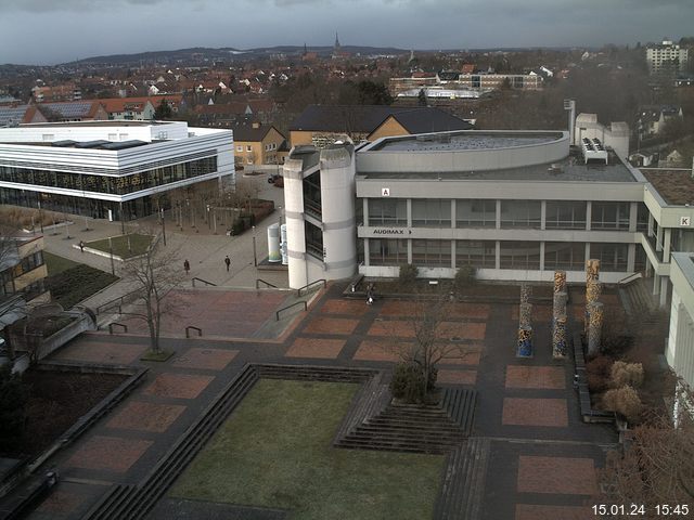 Foto der Webcam: Verwaltungsgebäude, Innenhof mit Audimax, Hörsaal-Gebäude 1