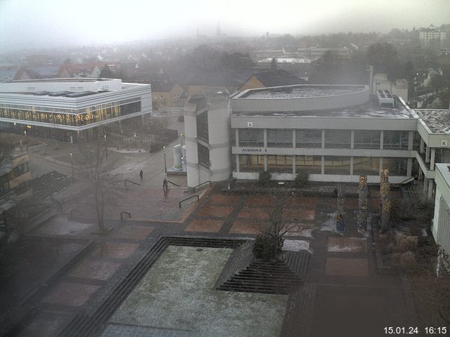 Foto der Webcam: Verwaltungsgebäude, Innenhof mit Audimax, Hörsaal-Gebäude 1