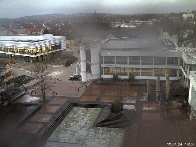 Foto der Webcam: Verwaltungsgebäude, Innenhof mit Audimax, Hörsaal-Gebäude 1