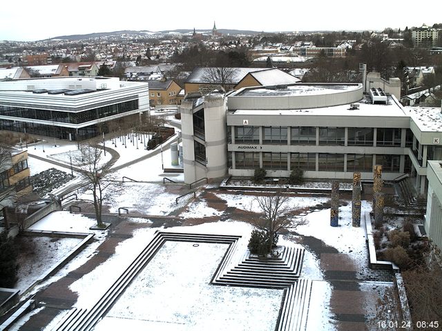 Foto der Webcam: Verwaltungsgebäude, Innenhof mit Audimax, Hörsaal-Gebäude 1