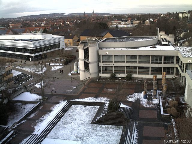 Foto der Webcam: Verwaltungsgebäude, Innenhof mit Audimax, Hörsaal-Gebäude 1