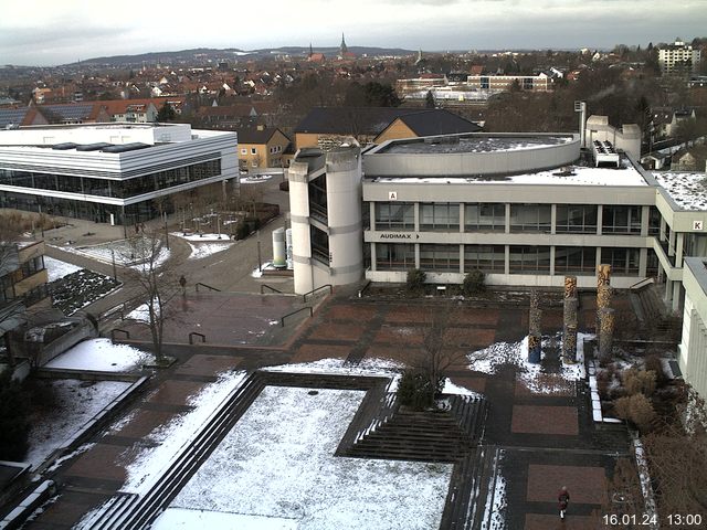 Foto der Webcam: Verwaltungsgebäude, Innenhof mit Audimax, Hörsaal-Gebäude 1