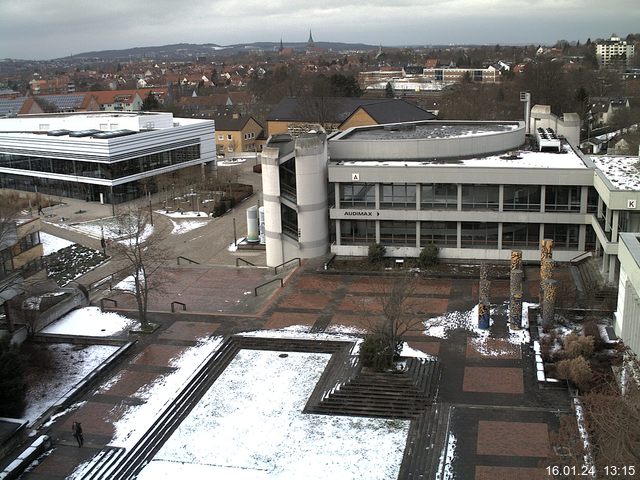 Foto der Webcam: Verwaltungsgebäude, Innenhof mit Audimax, Hörsaal-Gebäude 1