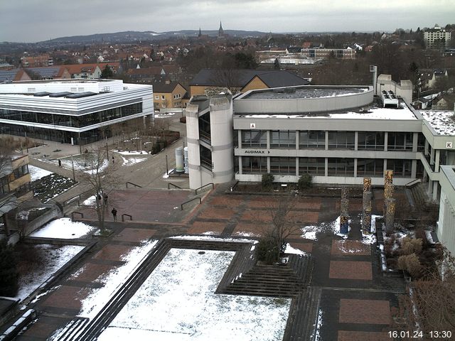 Foto der Webcam: Verwaltungsgebäude, Innenhof mit Audimax, Hörsaal-Gebäude 1