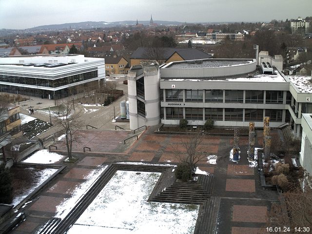 Foto der Webcam: Verwaltungsgebäude, Innenhof mit Audimax, Hörsaal-Gebäude 1