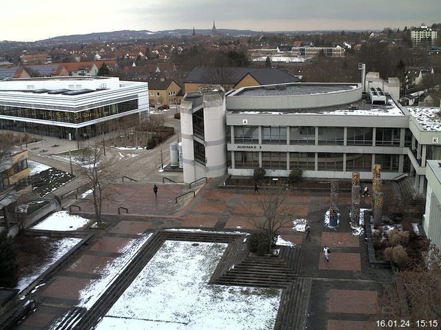 Foto der Webcam: Verwaltungsgebäude, Innenhof mit Audimax, Hörsaal-Gebäude 1